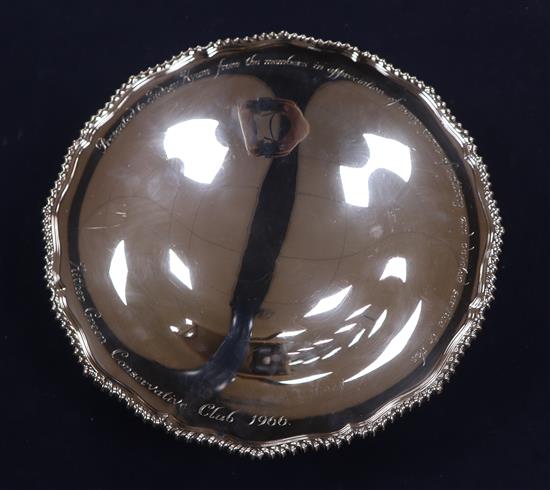 A circular silver presentation pedestal bowl, 19.7oz